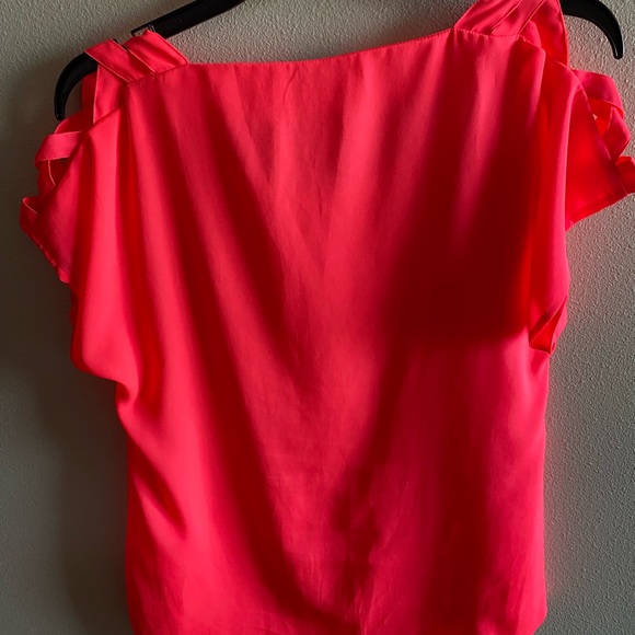 Express XS cut out short sleeve blouse hot pink - Picture 3 of 3